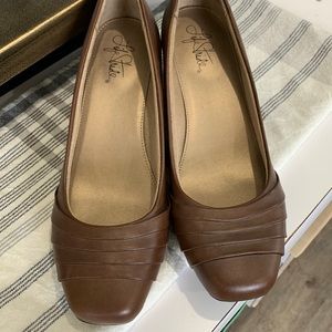 Life stride wedge pump